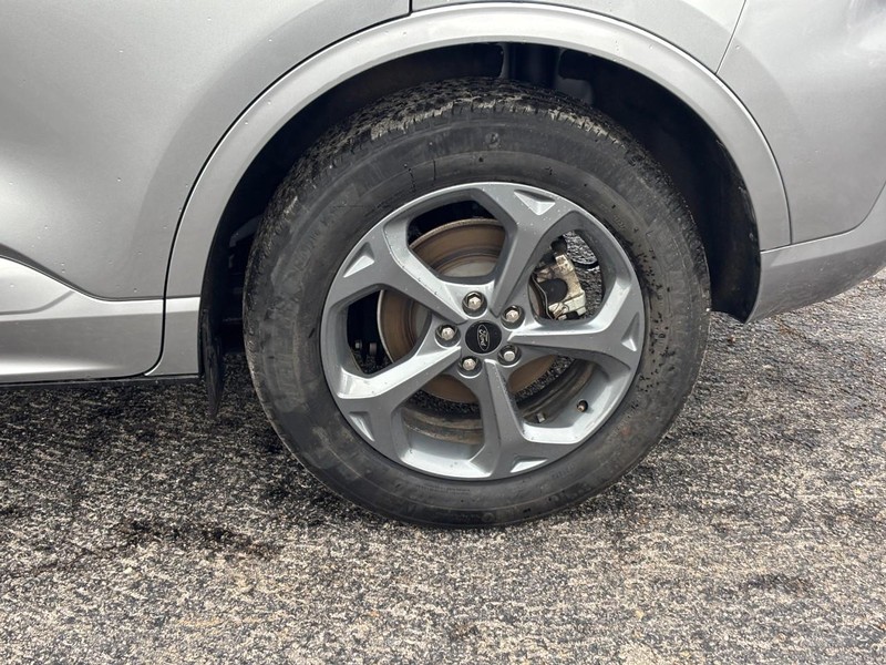 Ford Escape Vehicle Image 11