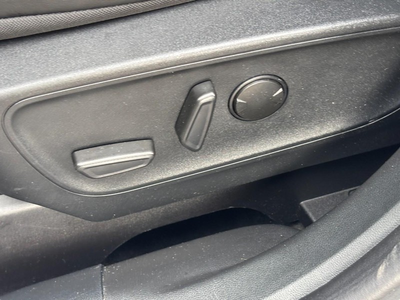 Ford Escape Vehicle Image 16