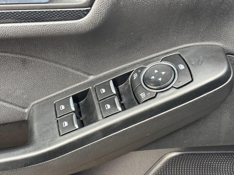 Ford Escape Vehicle Image 17