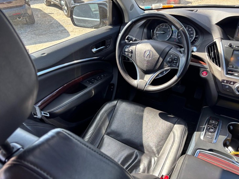 Acura MDX Vehicle Full-screen Gallery Image 13