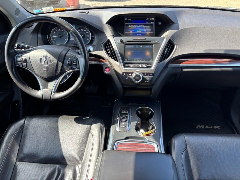 Acura MDX Vehicle Full-screen Gallery Image 14