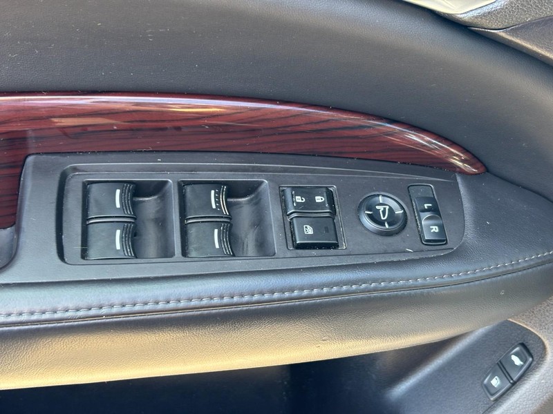 Acura MDX Vehicle Full-screen Gallery Image 17