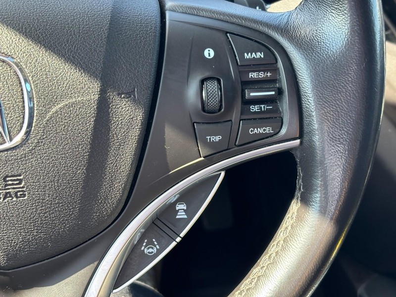 Acura MDX Vehicle Full-screen Gallery Image 20