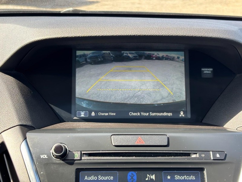 Acura MDX Vehicle Full-screen Gallery Image 23