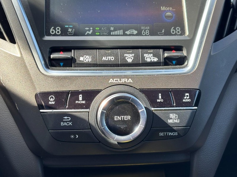 Acura MDX Vehicle Full-screen Gallery Image 25