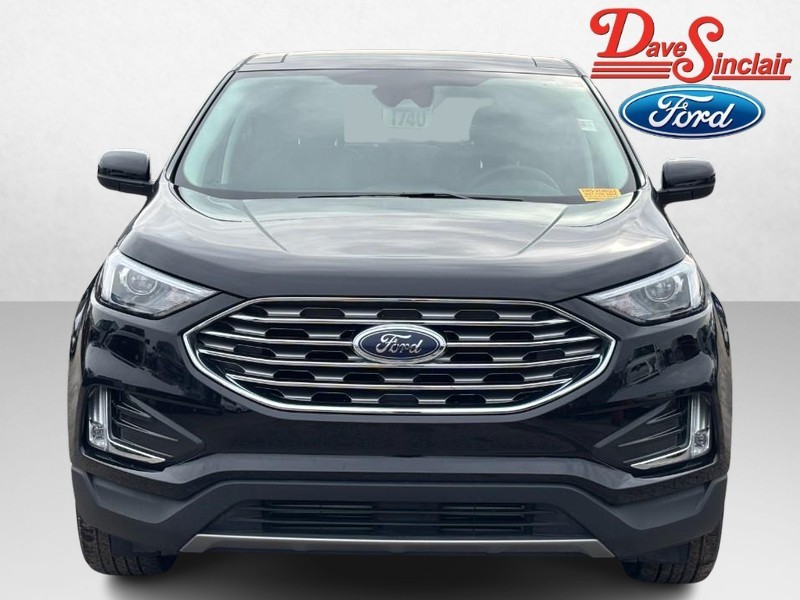 Ford Edge Vehicle Full-screen Gallery Image 02