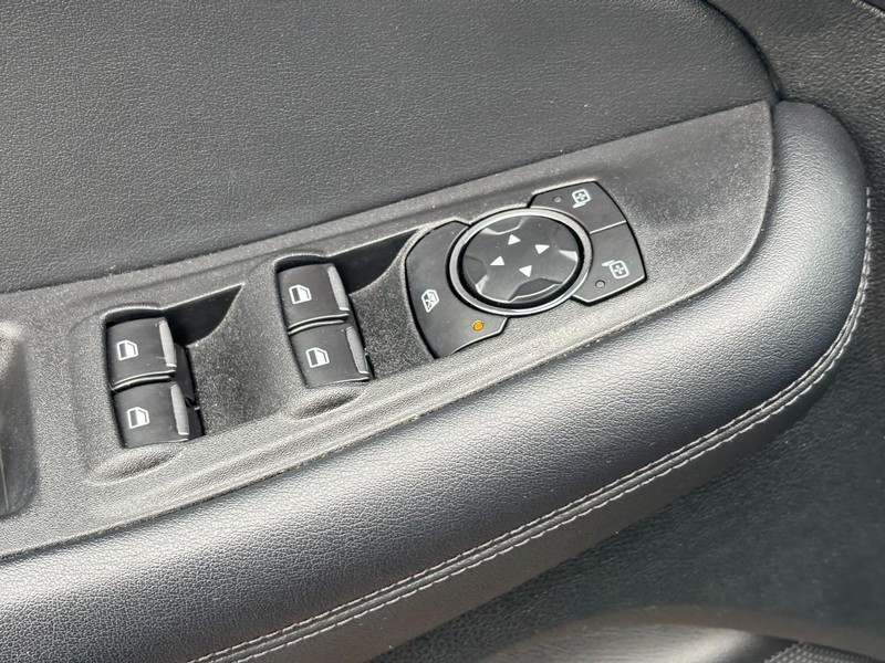 Ford Edge Vehicle Full-screen Gallery Image 17