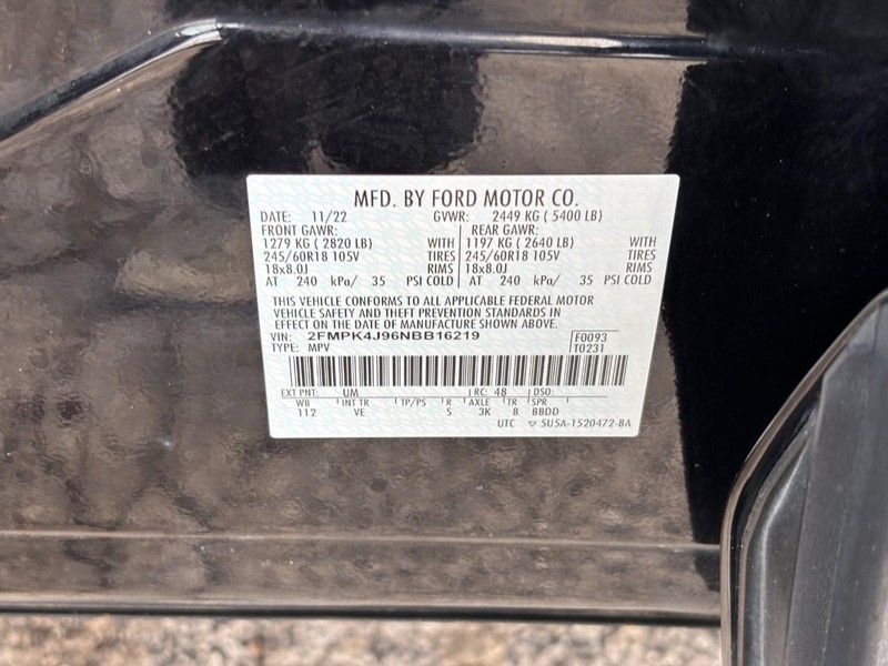 Ford Edge Vehicle Full-screen Gallery Image 26