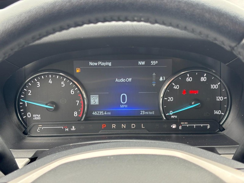 Ford Explorer Vehicle Full-screen Gallery Image 23