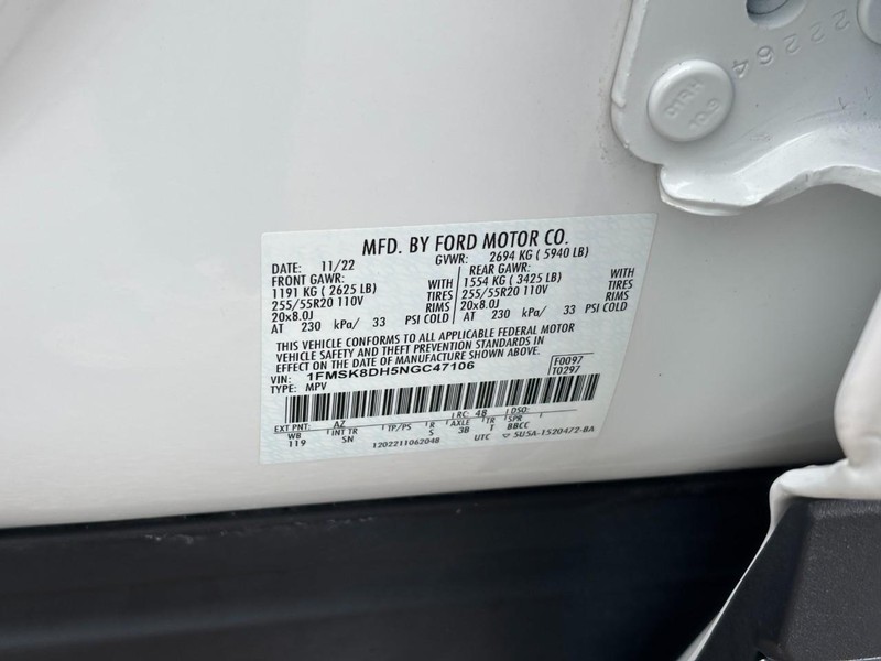 Ford Explorer Vehicle Full-screen Gallery Image 27