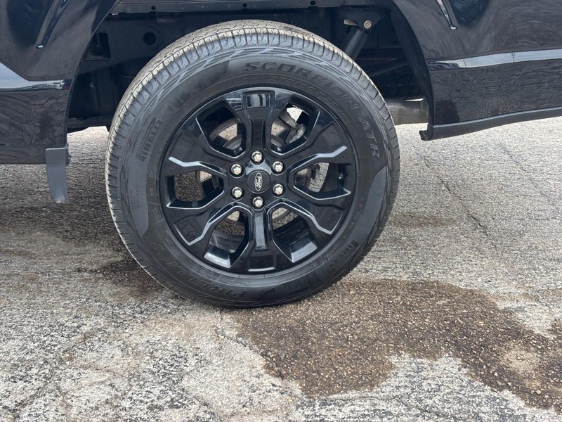 Ford F-150 Vehicle Full-screen Gallery Image 11