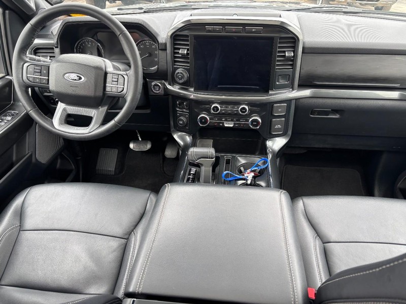 Ford F-150 Vehicle Full-screen Gallery Image 14