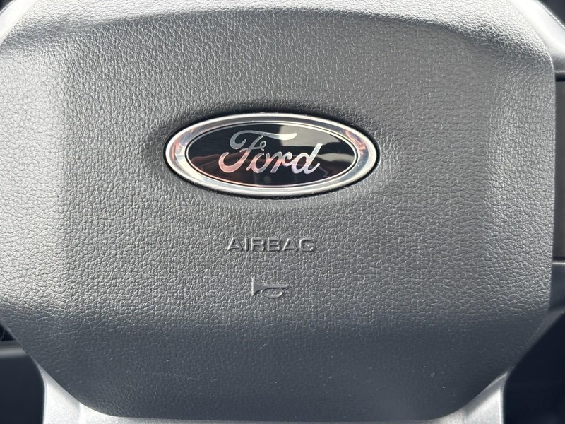 Ford F-150 Vehicle Full-screen Gallery Image 20