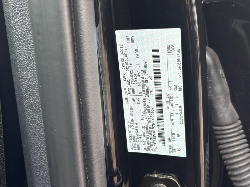 Ford F-150 Vehicle Full-screen Gallery Image 26