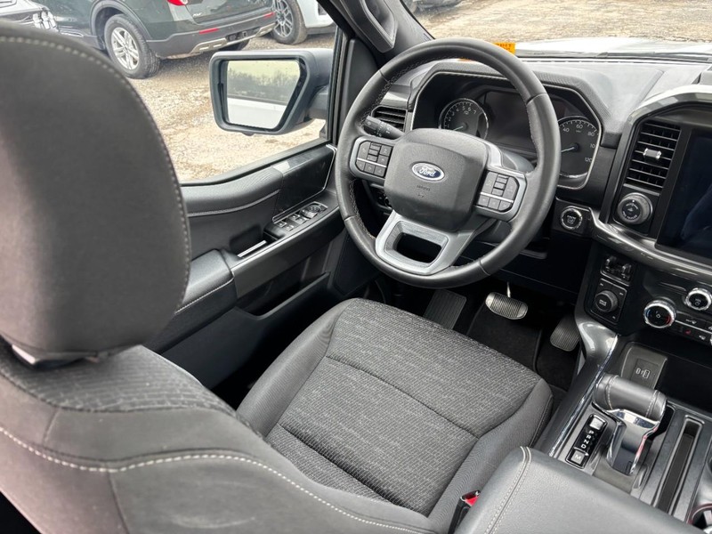 Ford F-150 Vehicle Full-screen Gallery Image 13