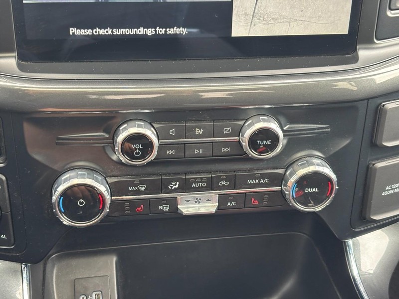 Ford F-150 Vehicle Full-screen Gallery Image 25