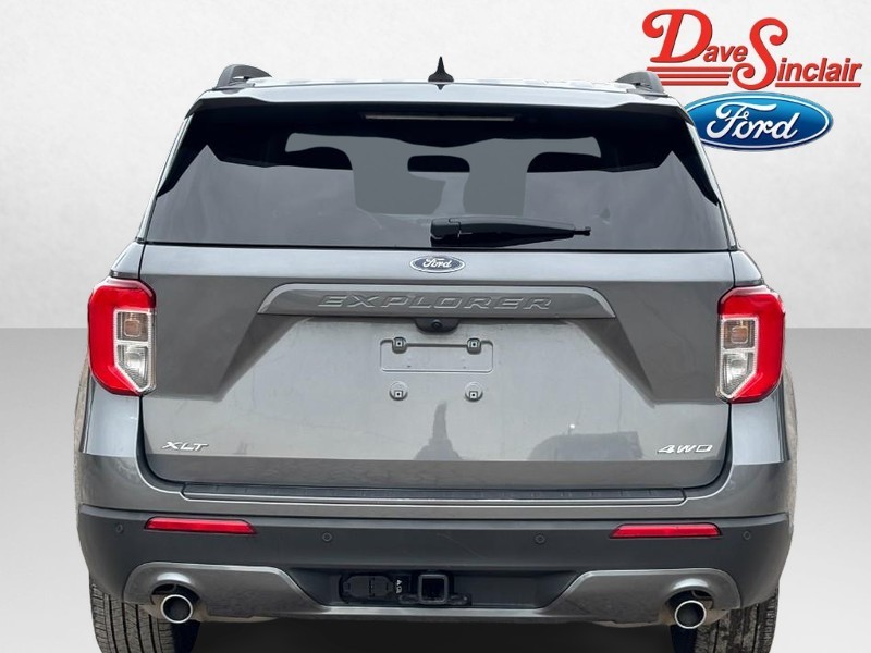 Ford Explorer Vehicle Full-screen Gallery Image 08