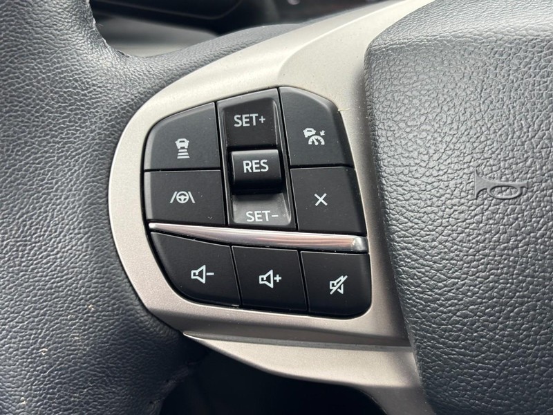 Ford Explorer Vehicle Full-screen Gallery Image 20