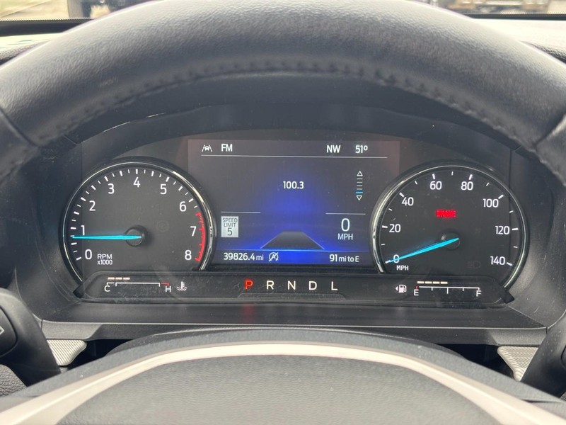 Ford Explorer Vehicle Full-screen Gallery Image 23