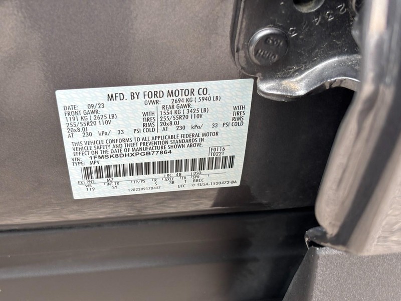 Ford Explorer Vehicle Full-screen Gallery Image 27