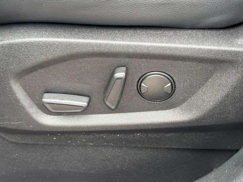 Ford Edge Vehicle Full-screen Gallery Image 16