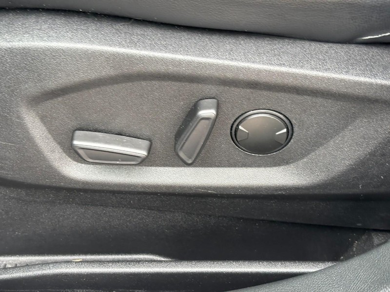 Ford Edge Vehicle Full-screen Gallery Image 16