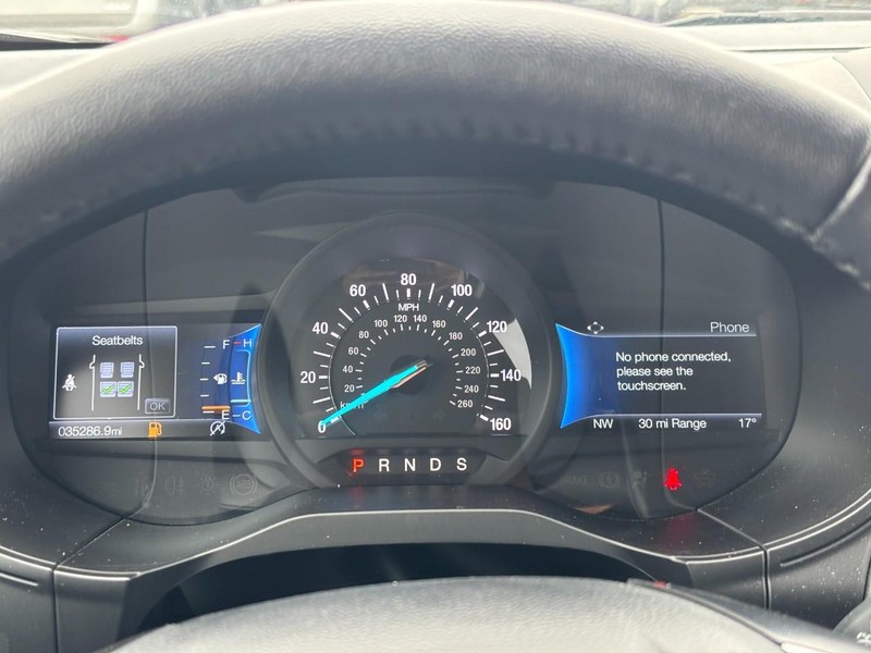 Ford Edge Vehicle Full-screen Gallery Image 22