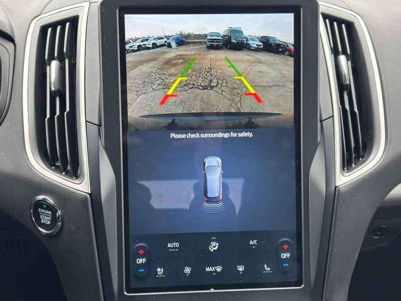 Ford Edge Vehicle Full-screen Gallery Image 24