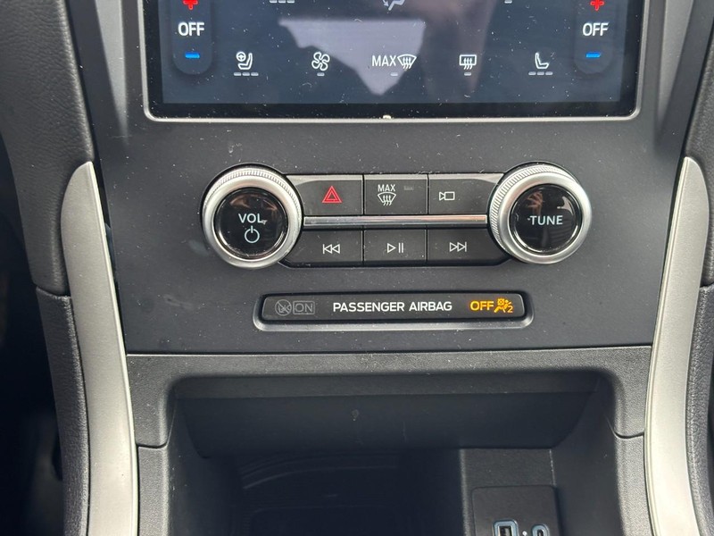 Ford Edge Vehicle Full-screen Gallery Image 25