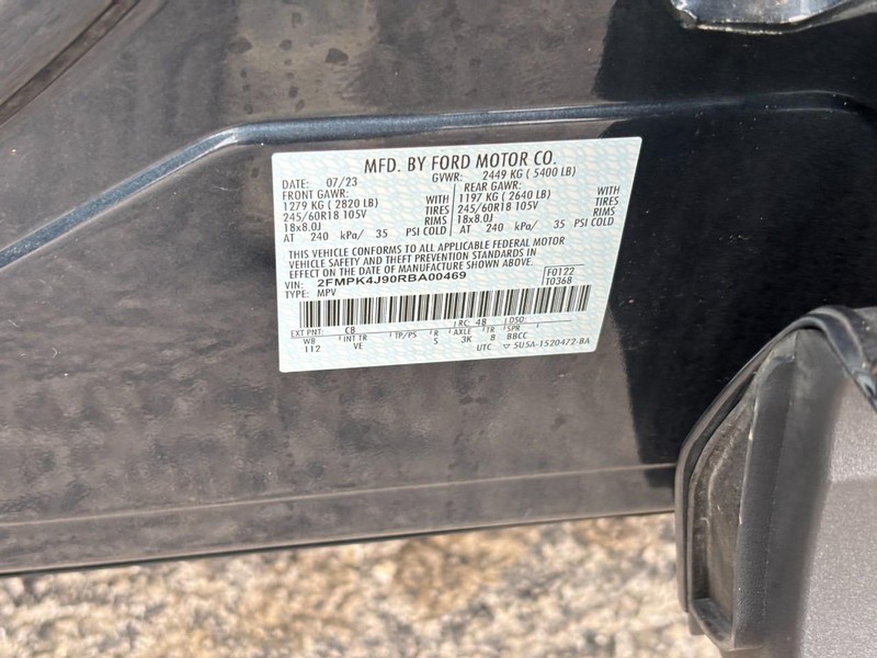 Ford Edge Vehicle Full-screen Gallery Image 26