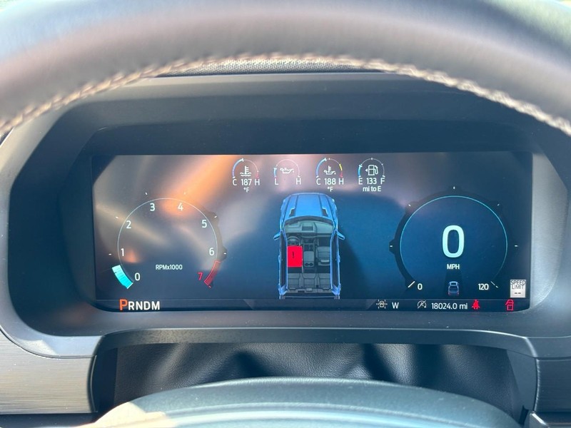 Ford F-150 Vehicle Full-screen Gallery Image 21