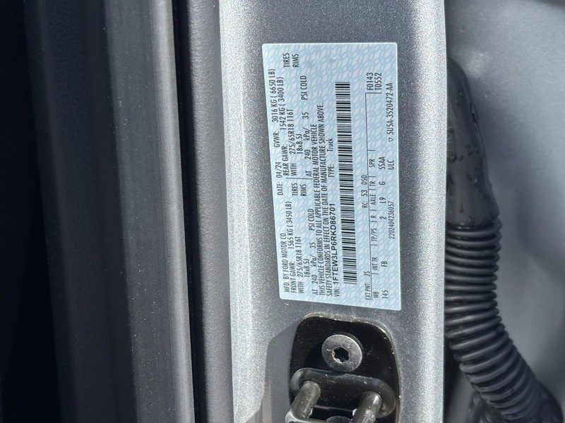 Ford F-150 Vehicle Full-screen Gallery Image 26