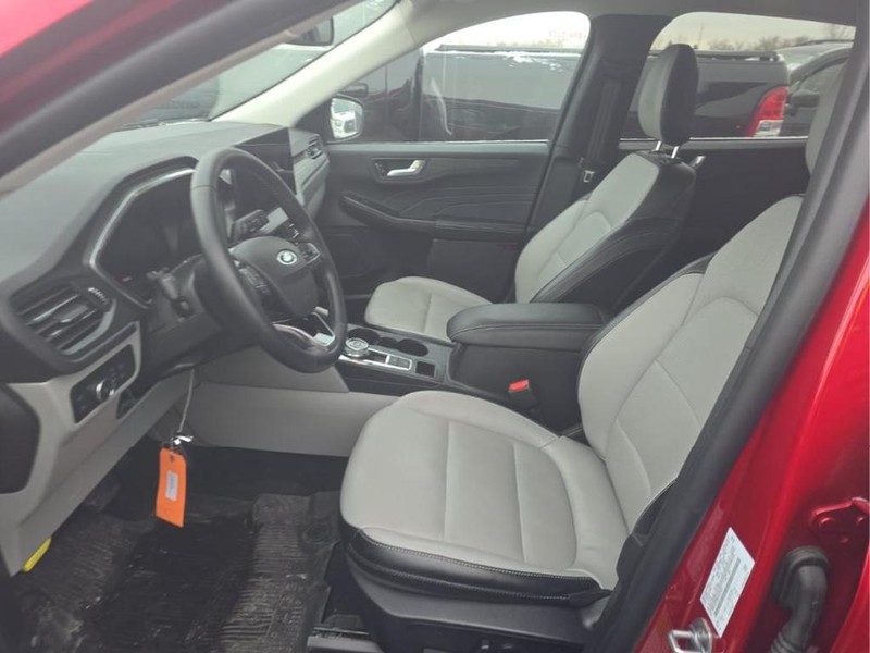 Ford Escape Vehicle Full-screen Gallery Image 04