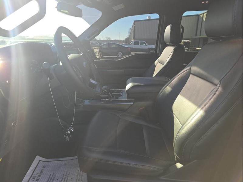 Ford F-150 Vehicle Full-screen Gallery Image 04