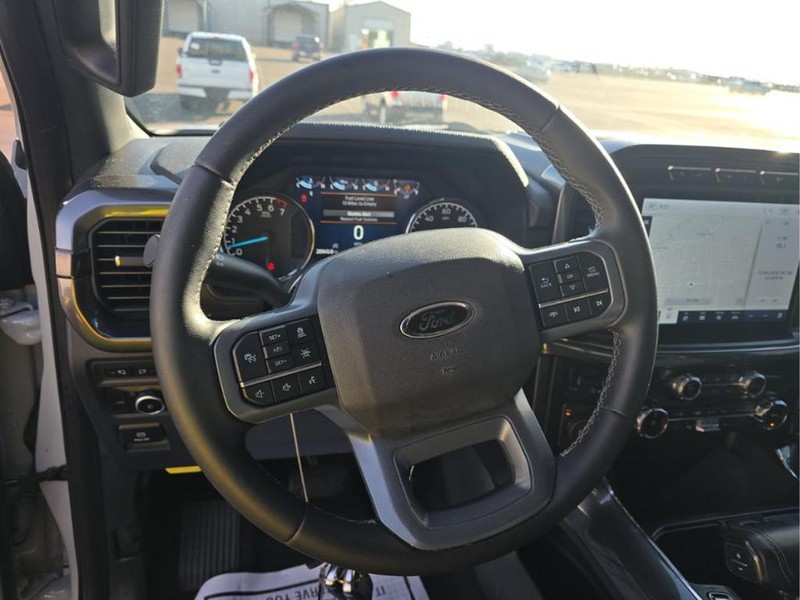 Ford F-150 Vehicle Full-screen Gallery Image 05