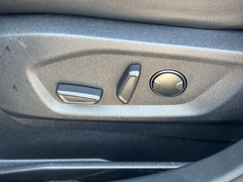 Ford Edge Vehicle Full-screen Gallery Image 16