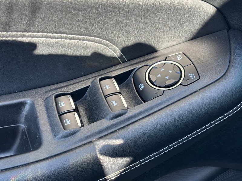 Ford Edge Vehicle Full-screen Gallery Image 17