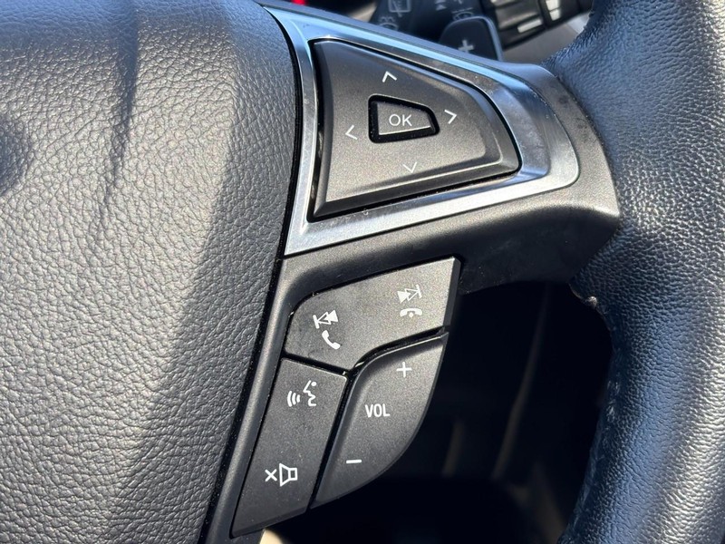 Ford Edge Vehicle Full-screen Gallery Image 20