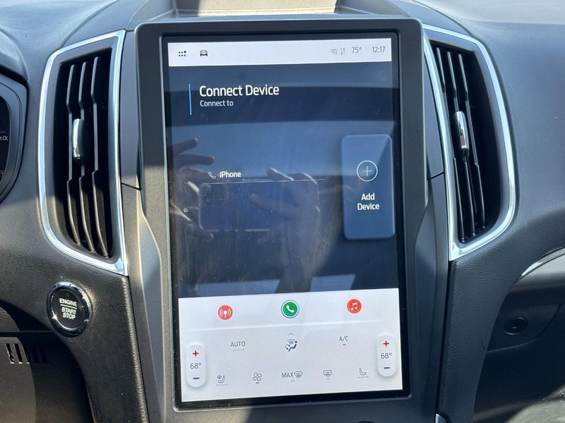 Ford Edge Vehicle Full-screen Gallery Image 22