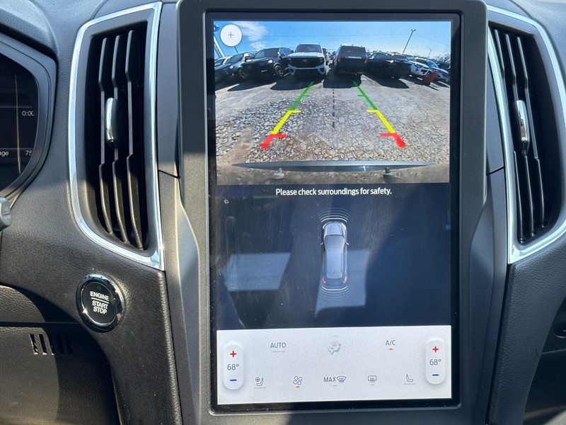 Ford Edge Vehicle Full-screen Gallery Image 23