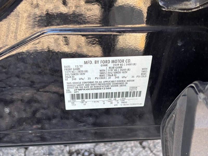 Ford Edge Vehicle Full-screen Gallery Image 25