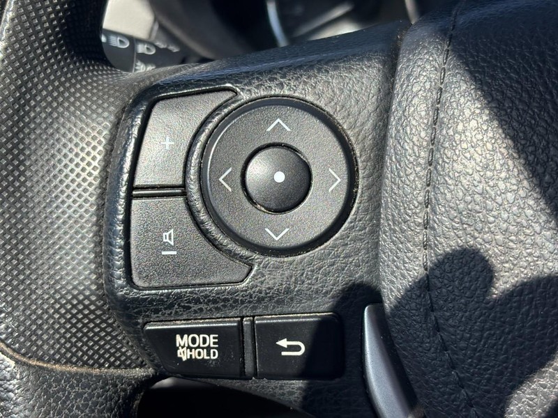 Toyota Corolla Vehicle Full-screen Gallery Image 19