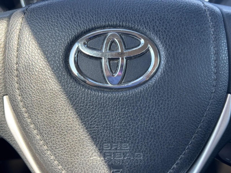 Toyota Corolla Vehicle Full-screen Gallery Image 20