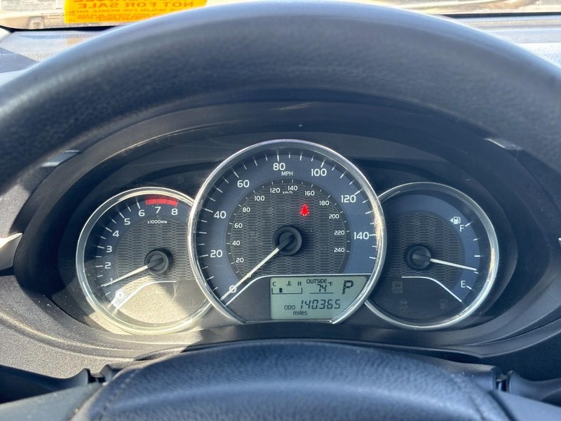 Toyota Corolla Vehicle Full-screen Gallery Image 22