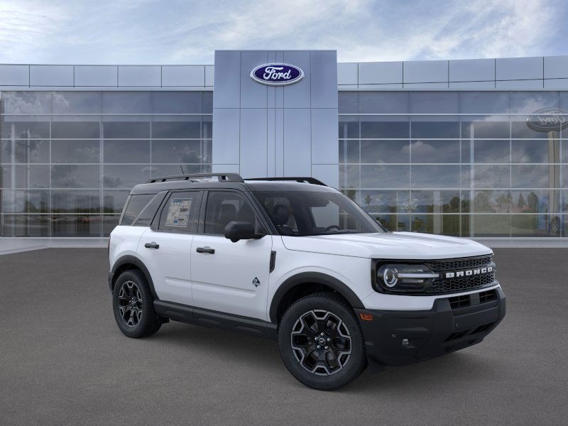 Ford Bronco Sport Vehicle Full-screen Gallery Image 09