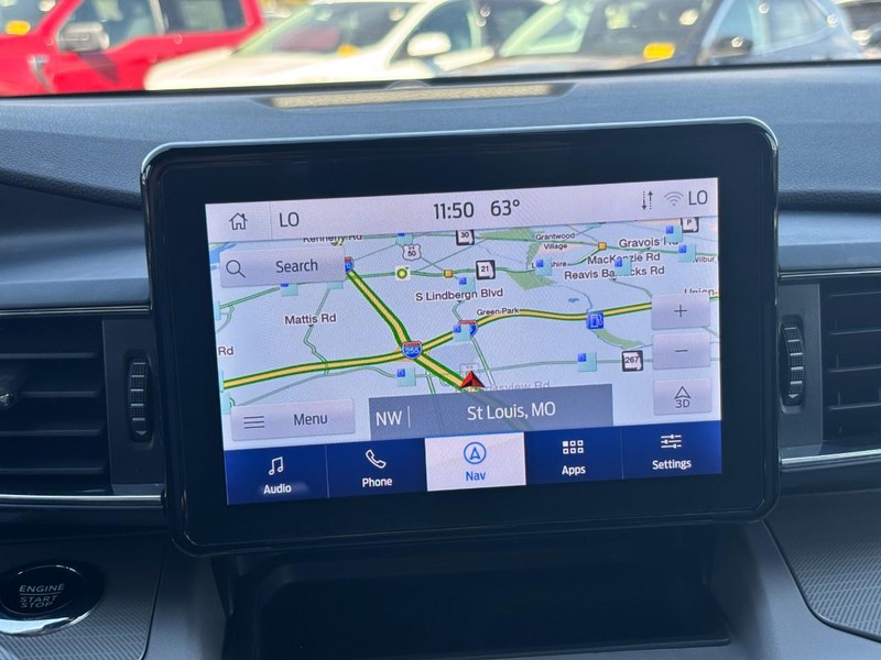 Ford Explorer Vehicle Full-screen Gallery Image 24