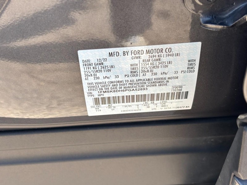 Ford Explorer Vehicle Full-screen Gallery Image 27