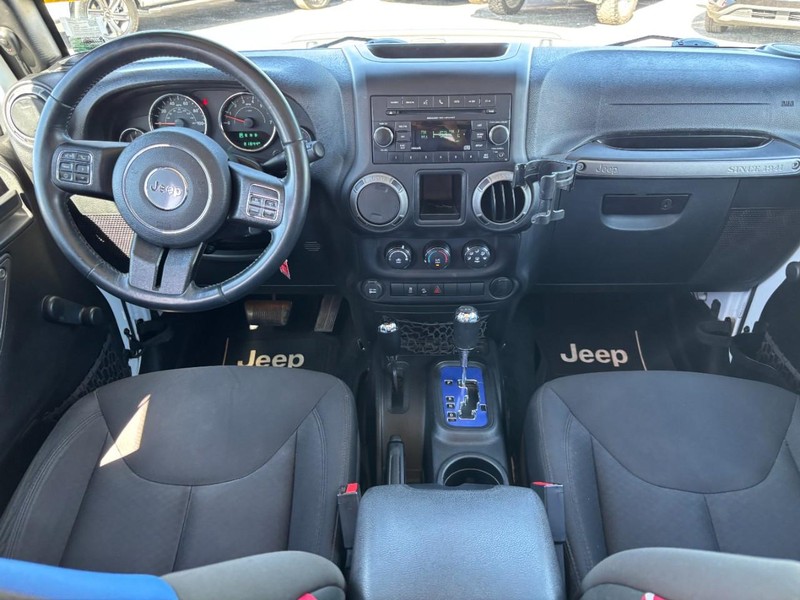 Jeep Wrangler Unlimited Vehicle Full-screen Gallery Image 14