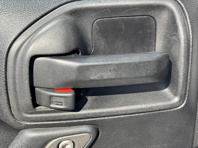 Jeep Wrangler Unlimited Vehicle Full-screen Gallery Image 17