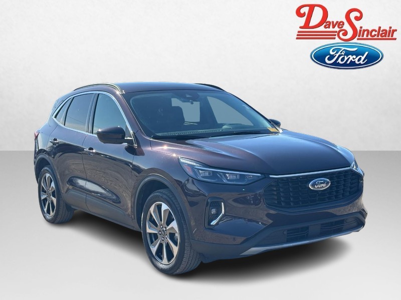 Ford Escape Vehicle Full-screen Gallery Image 04